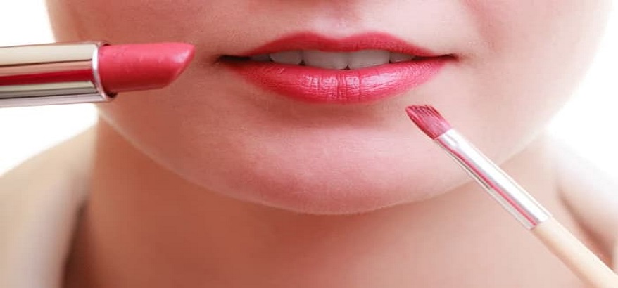 Lipstik Akan Bertahan Lama dengan 10 Langkah Berikut